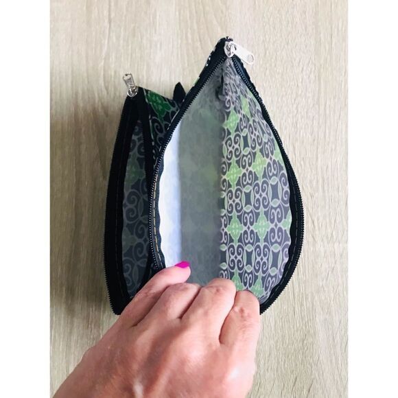 NWT … SASSY + CHIC 2 Piece Cosmetic Bag Set - Picture 4 of 4